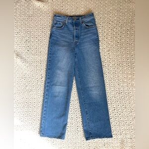 Levi's Ribcage Straight Ankle Jeans